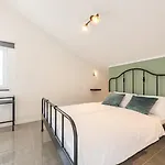 Master Road House Apartamento
