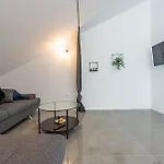 Apartamento Master Road House Maslenica