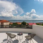 Master Road House Apartamento