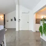 Master Road House Apartamento *
