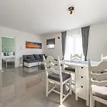 Master Road House Apartamento *