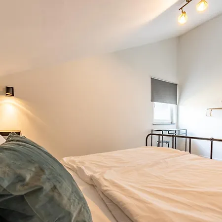 Master Road House *