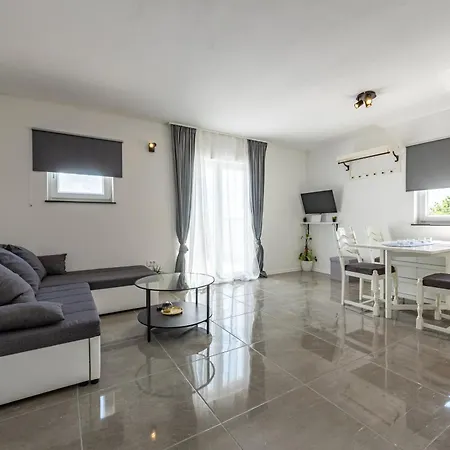 Lägenhet Master Road House Maslenica