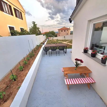 Lägenhet Master Road House