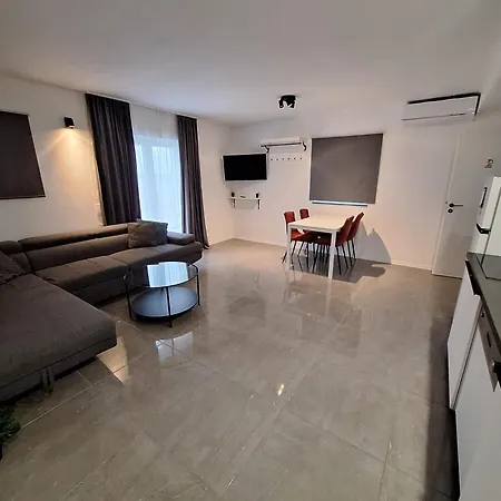 Master Road House