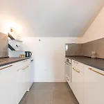 Master Road House דירה