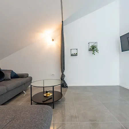 Apartment Master Road House Maslenica