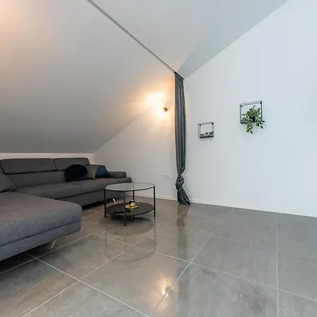 Master Road House