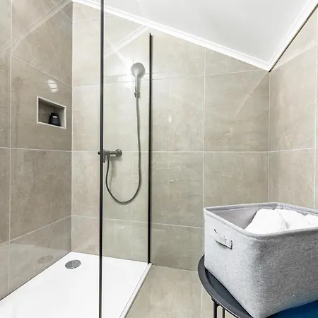 Master Road House Apartman *