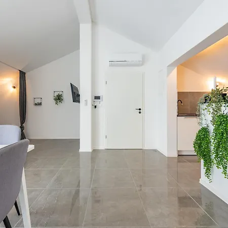 Master Road House Apartman *