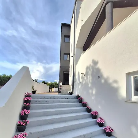 Master Road House Apartman