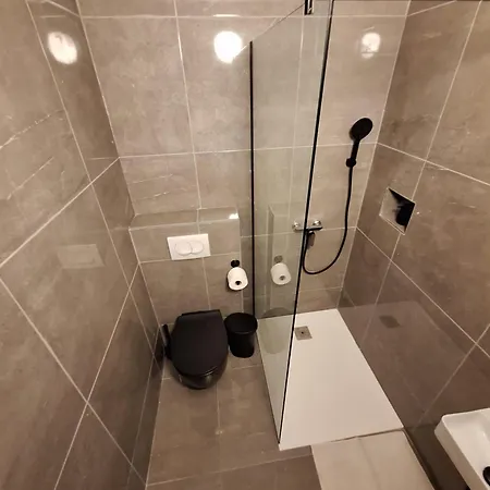 Master Road House Maslenica