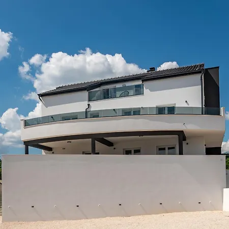 Master Road House Apartman