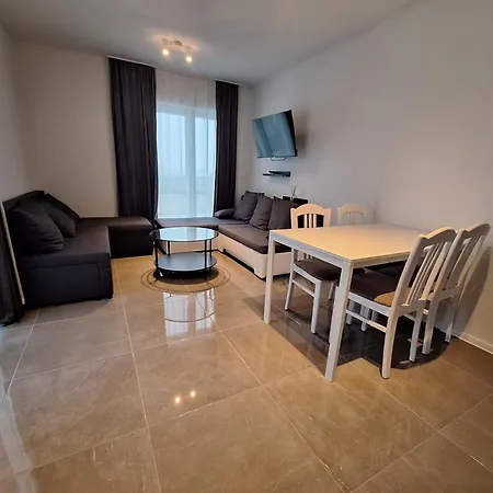 Master Road House Apartman