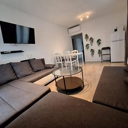 Master Road House Apartman