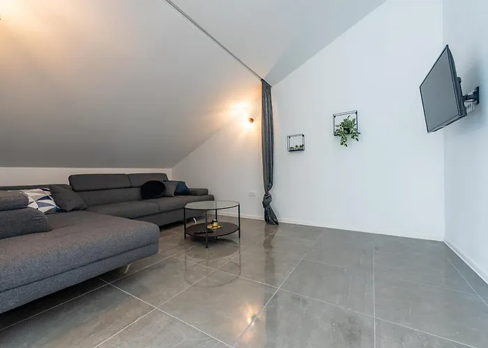 Master Road House