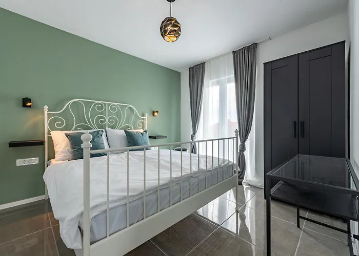 Apartament Master Road House *