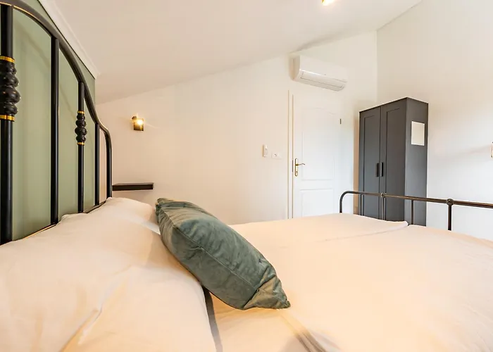 Master Road House Maslenica