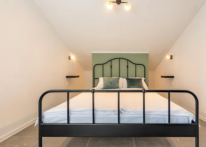 Master Road House * Maslenica