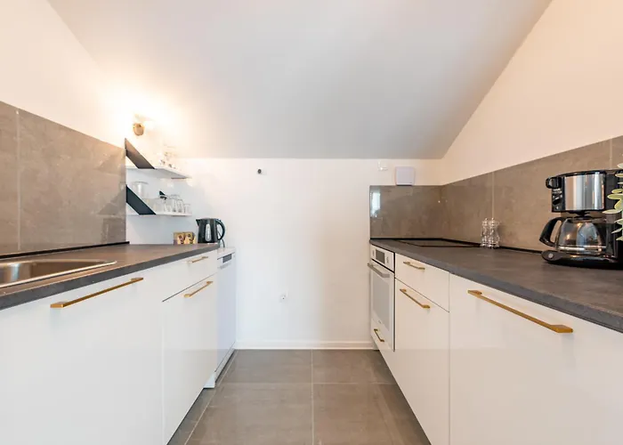 Master Road House Apartament