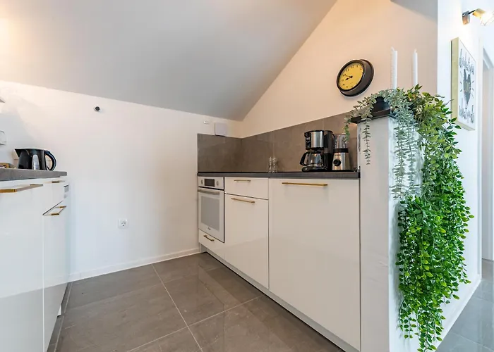 Master Road House Maslenica