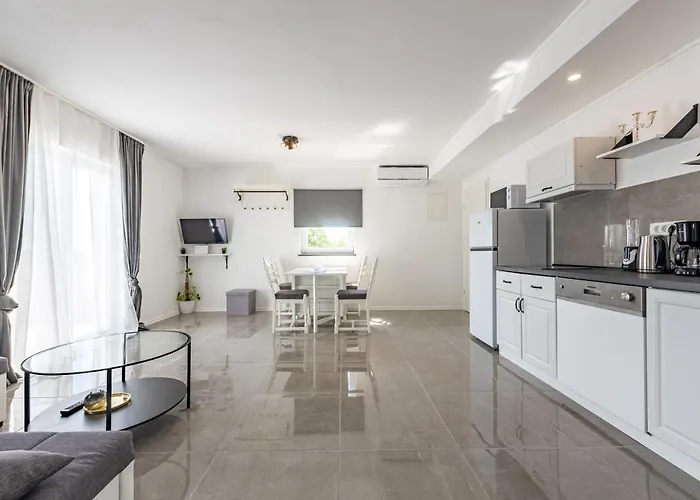 Master Road House