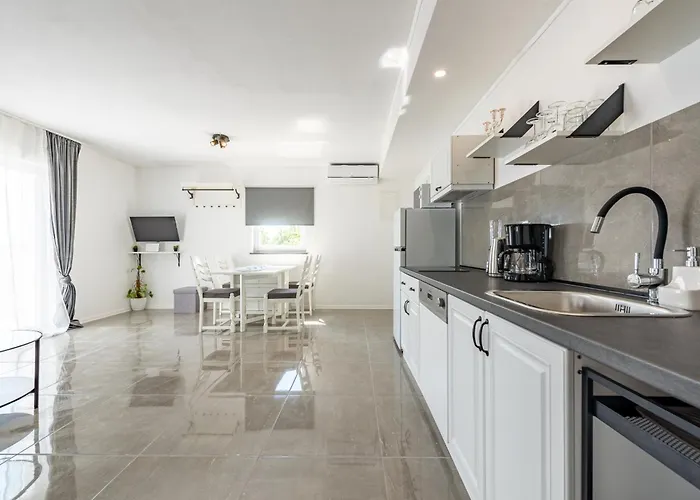 Master Road House Apartament