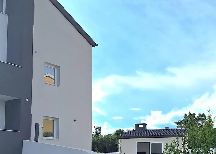 Master Road House * Maslenica