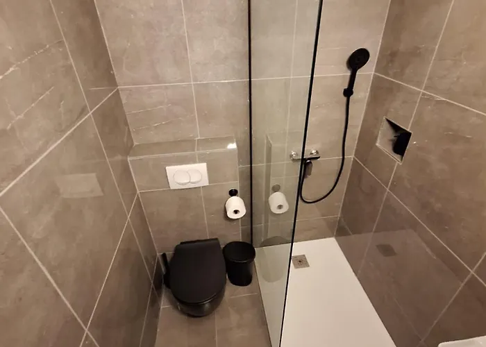 Master Road House Maslenica