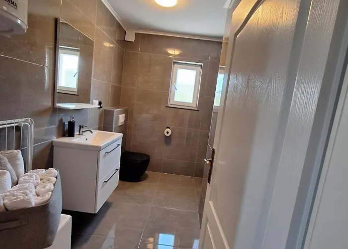 Master Road House * Maslenica