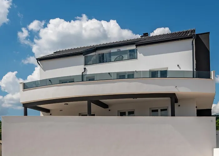 Master Road House Apartament