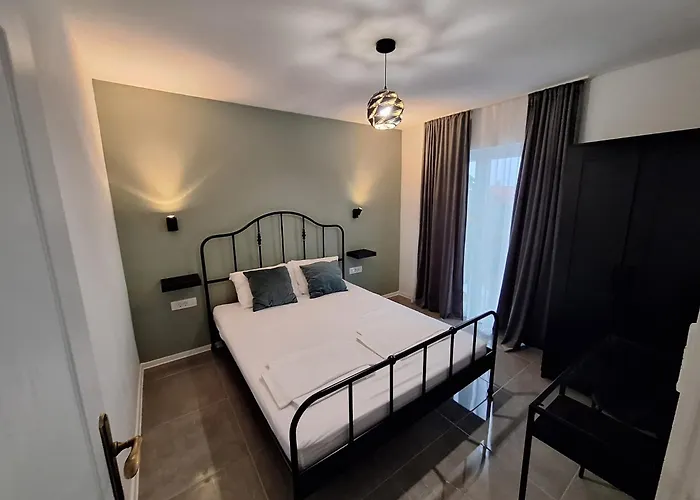 Master Road House * Maslenica