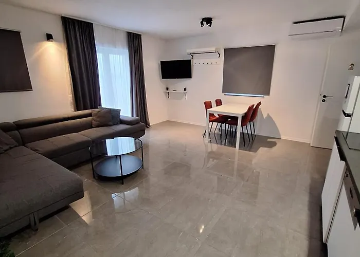 Master Road House