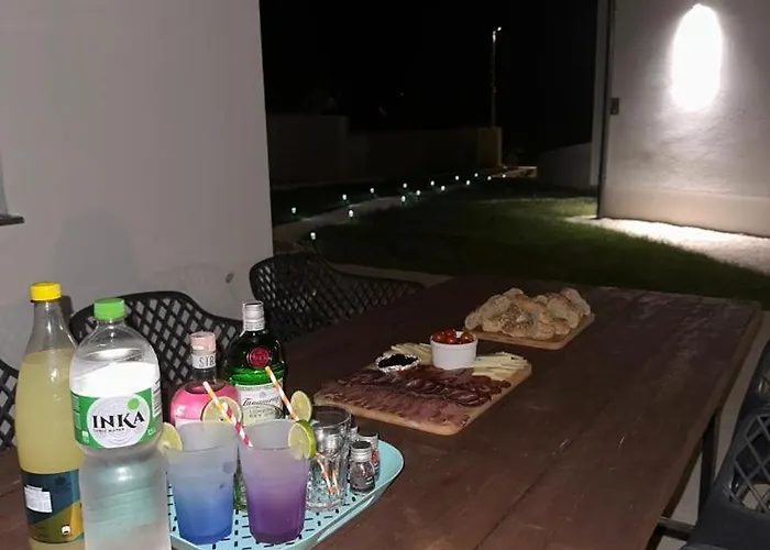 Master Road House Maslenica