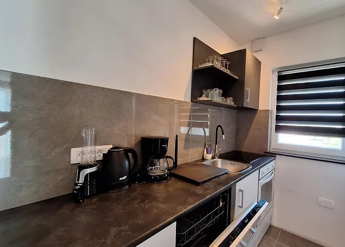 Master Road House 아파트 *