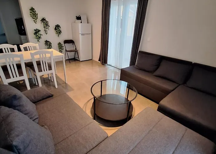 Master Road House Apartament *